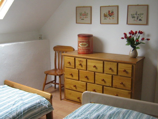 - image: 10