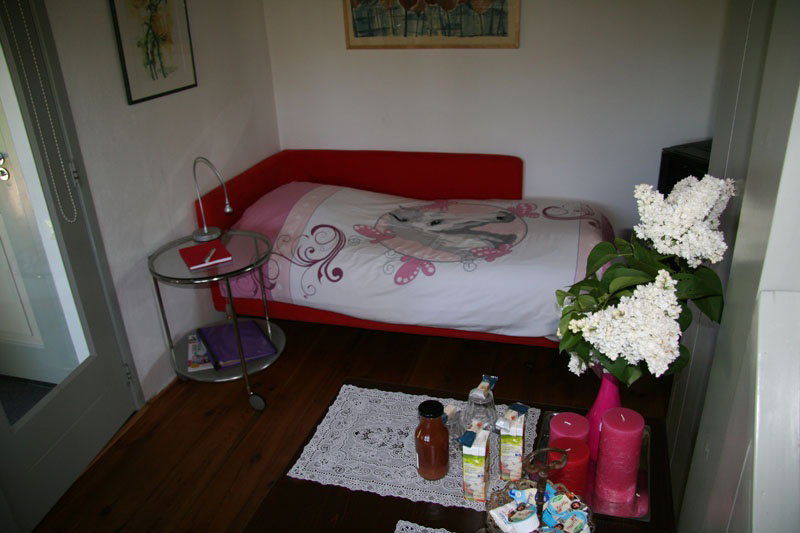 - image: 10