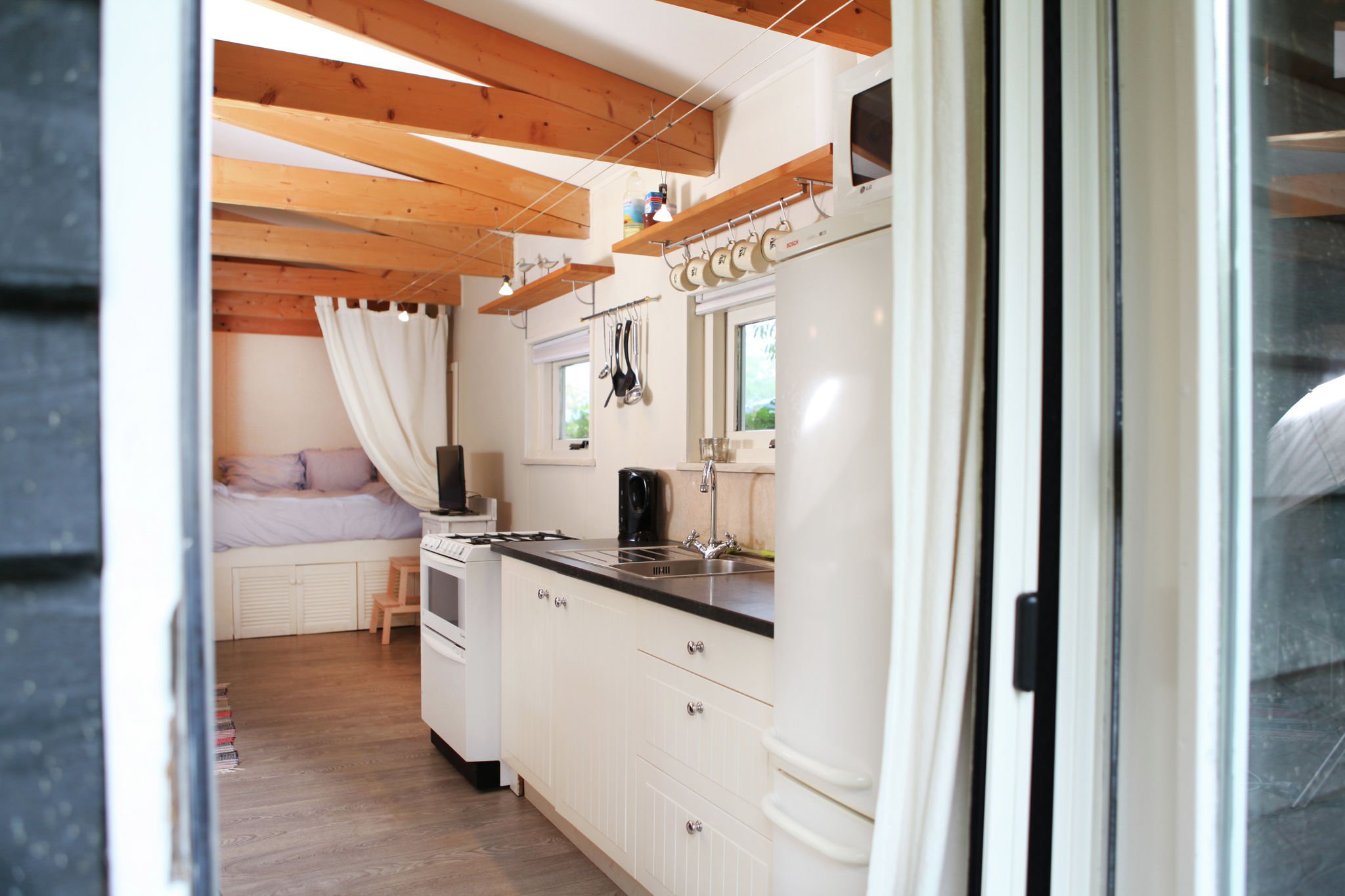 - image: 12