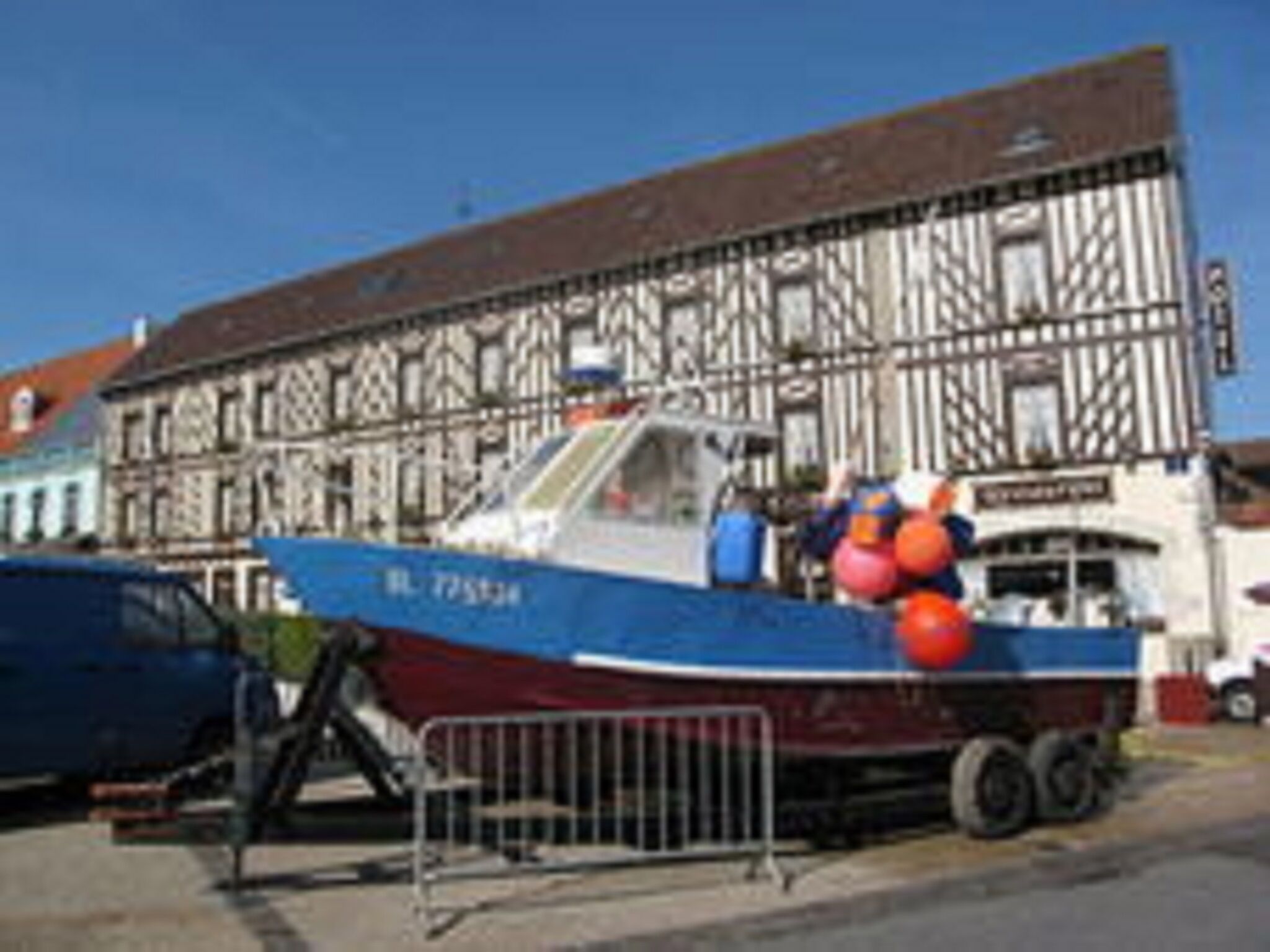 - image: 25