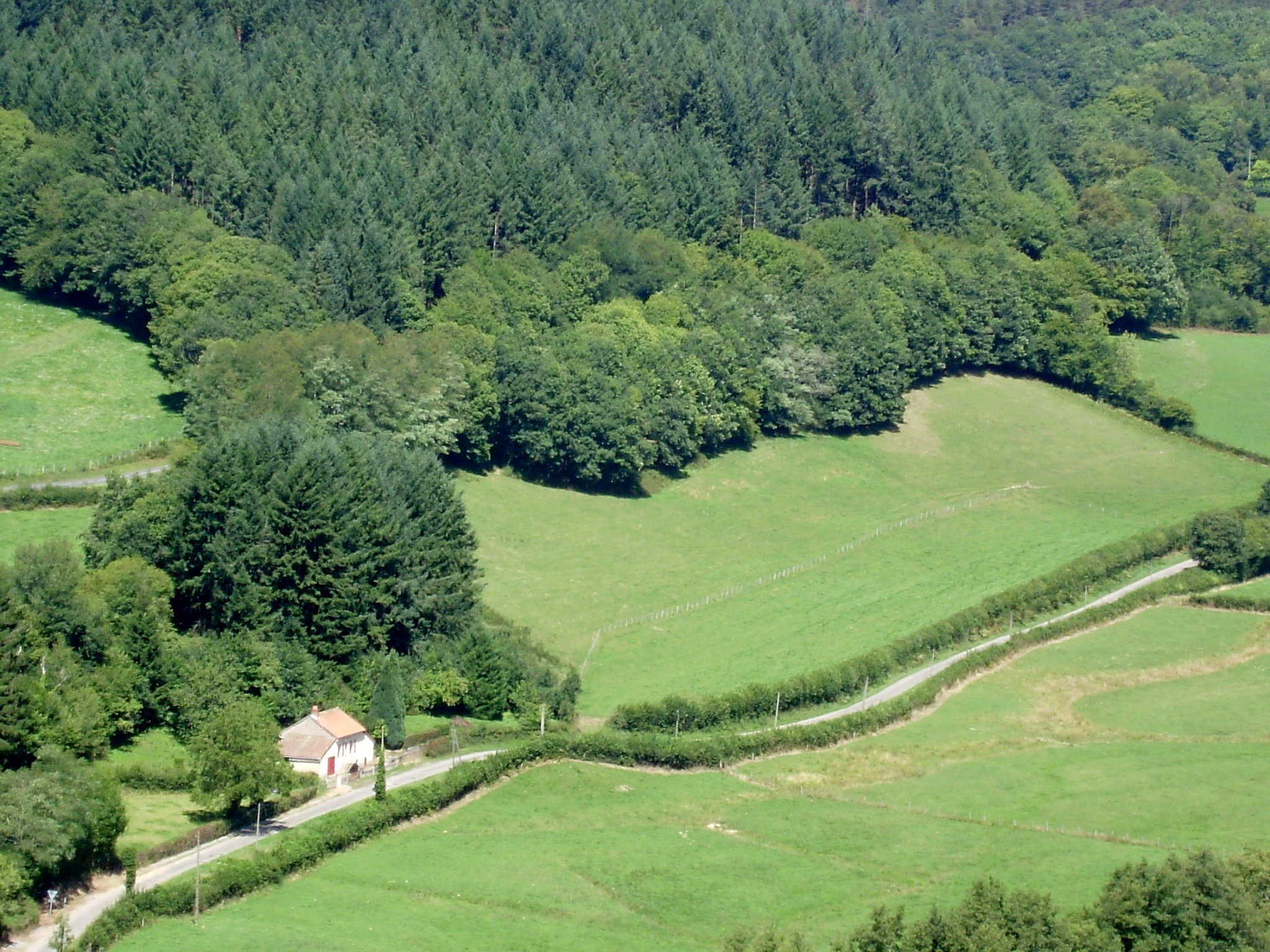 Naturhäuschen in Larochemillay