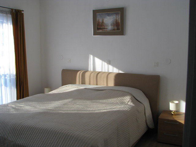 - image: 16