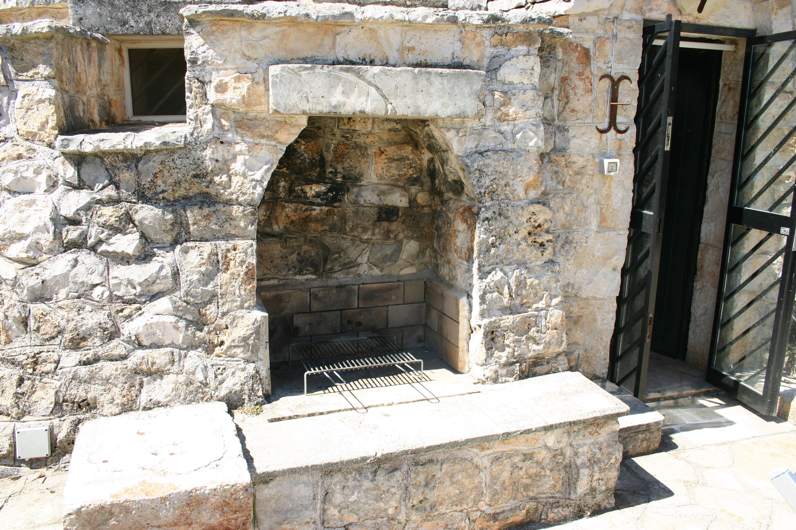 - image: 14