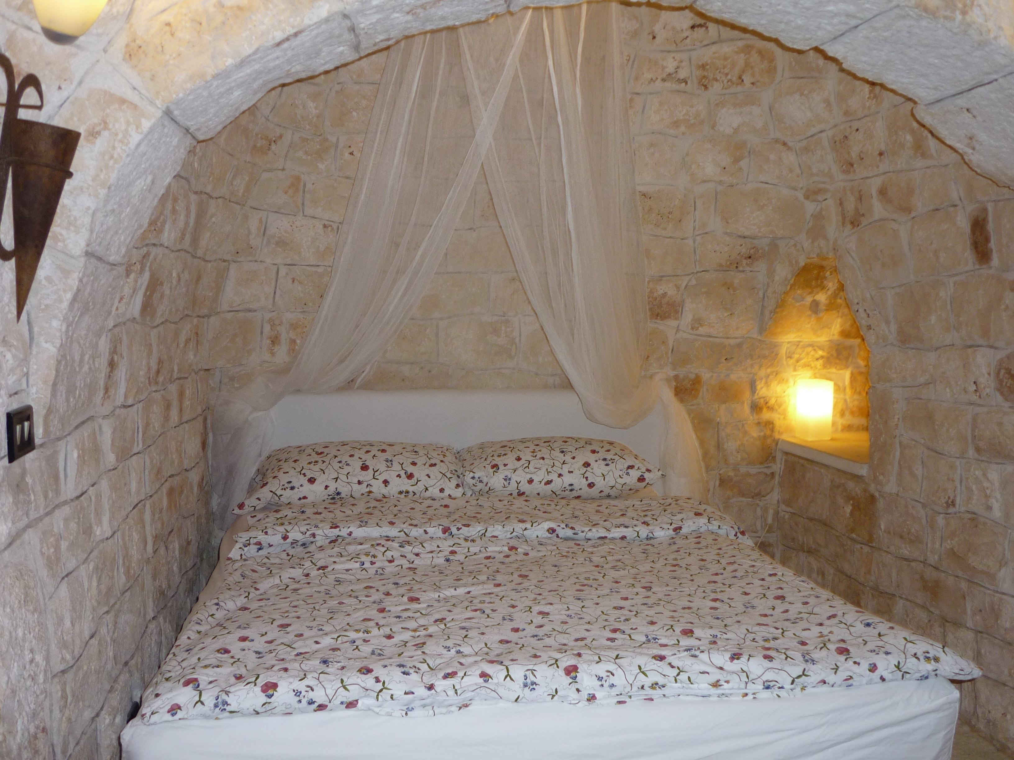 - image: 11