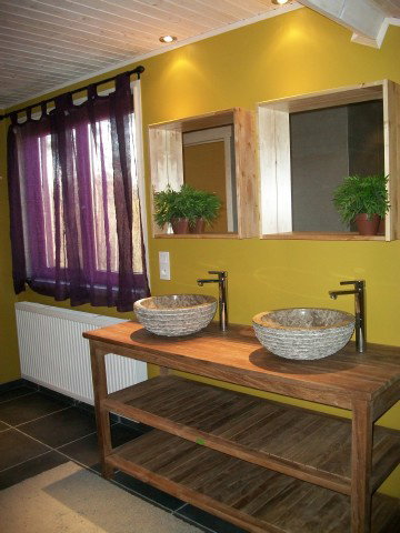 - image: 11