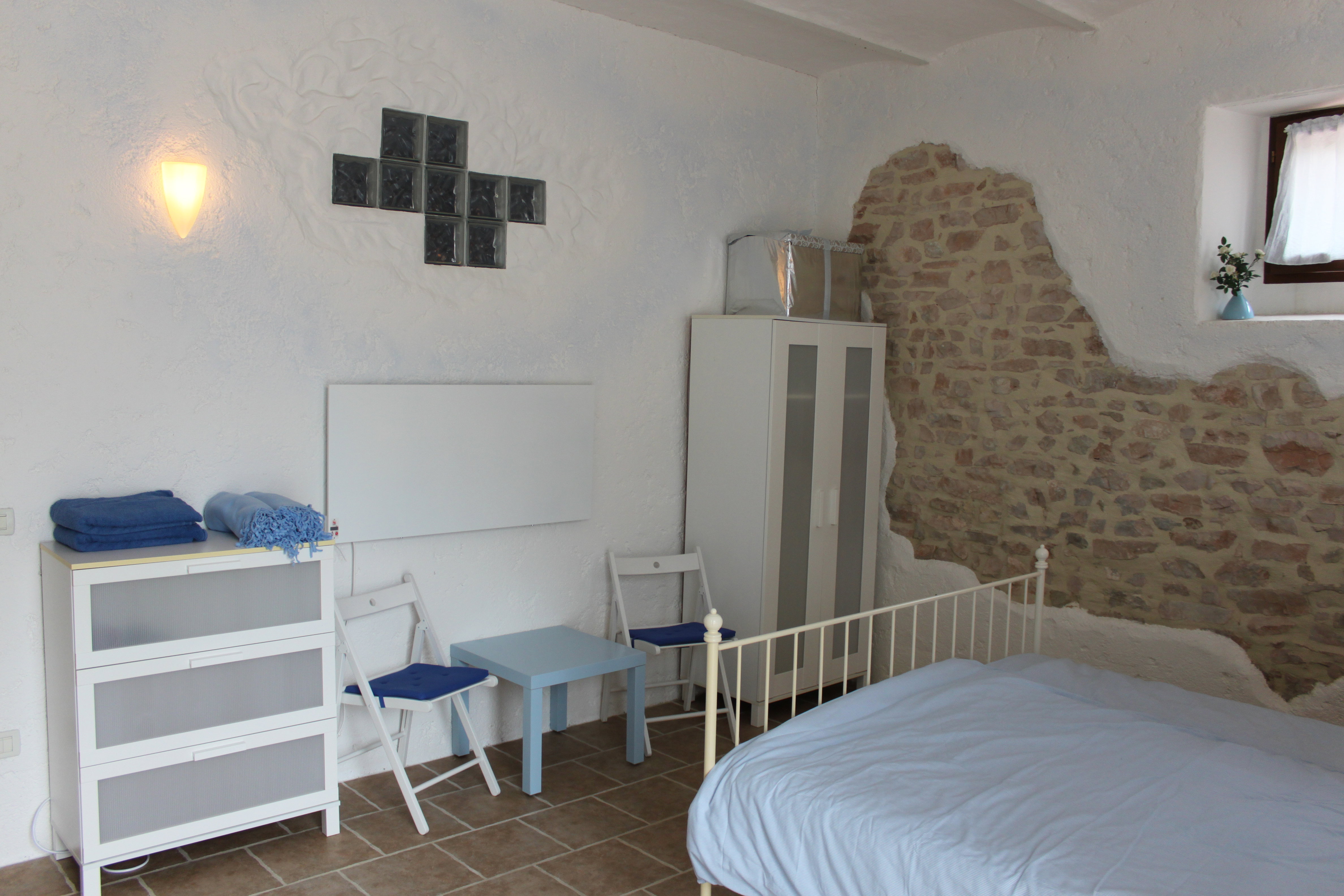 - image: 11