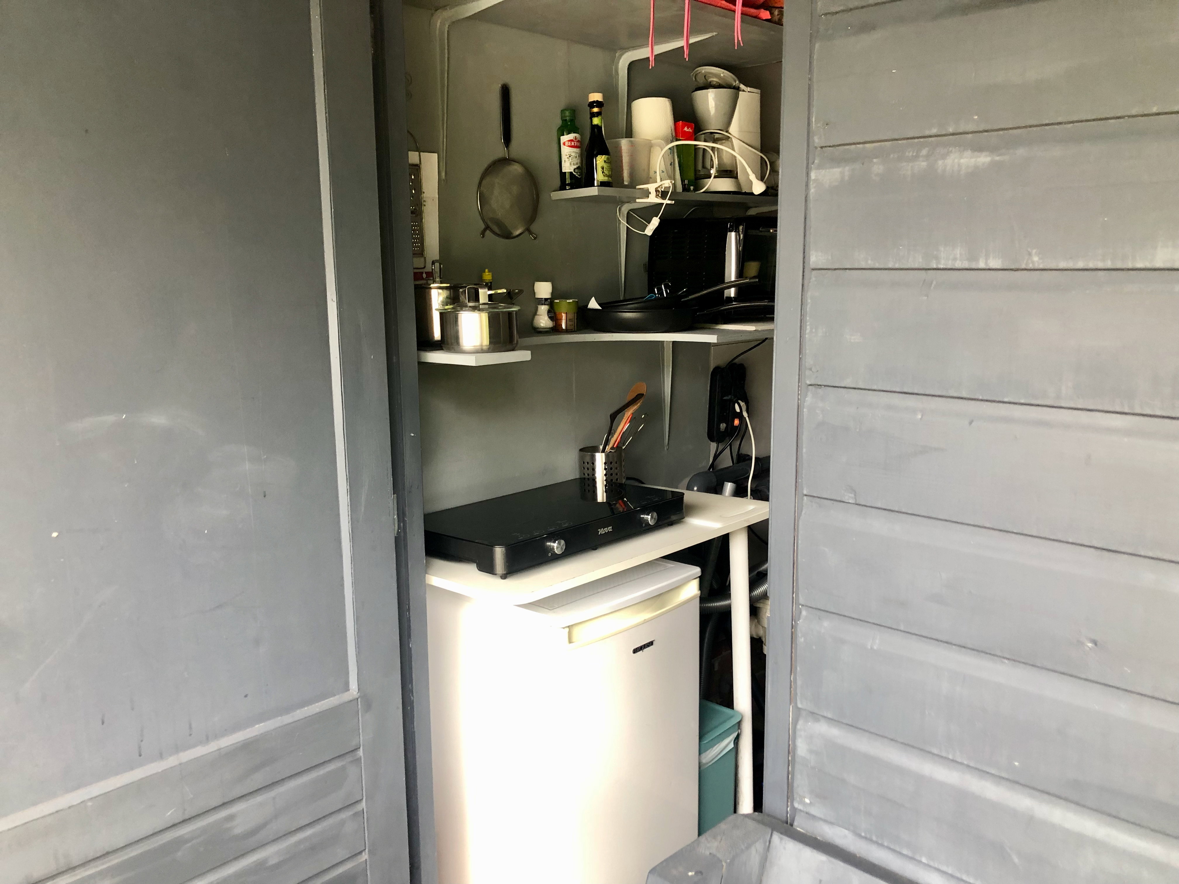 - image: 25