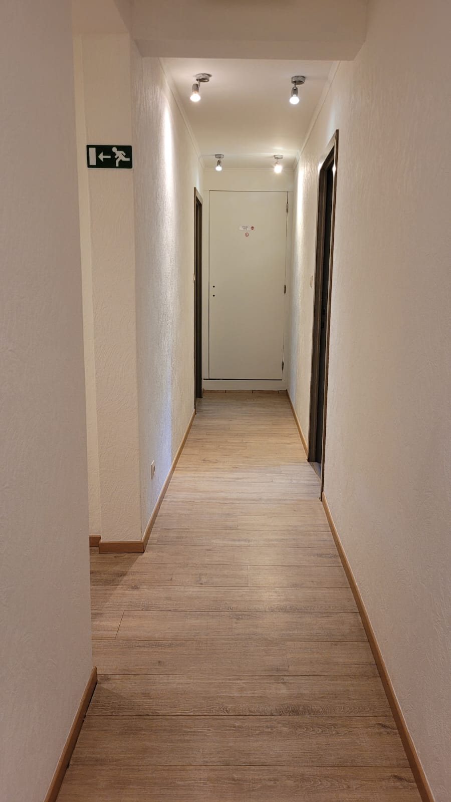 - image: 25