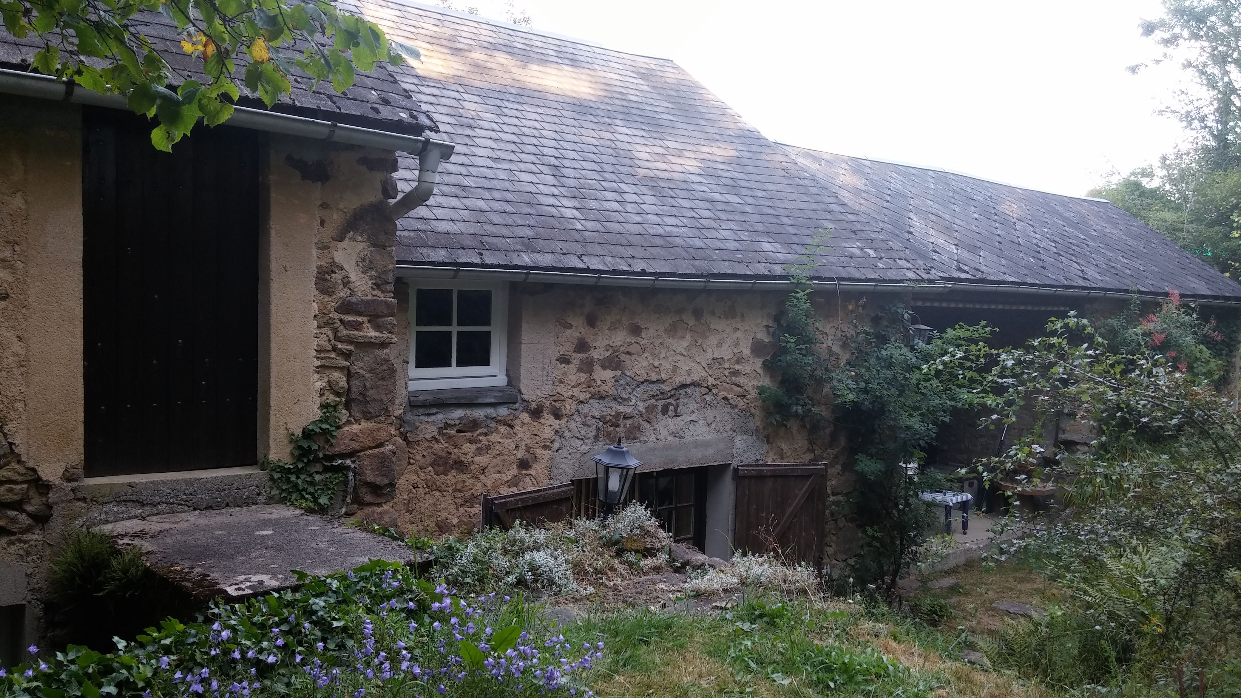 Maison nature à Montreuillon