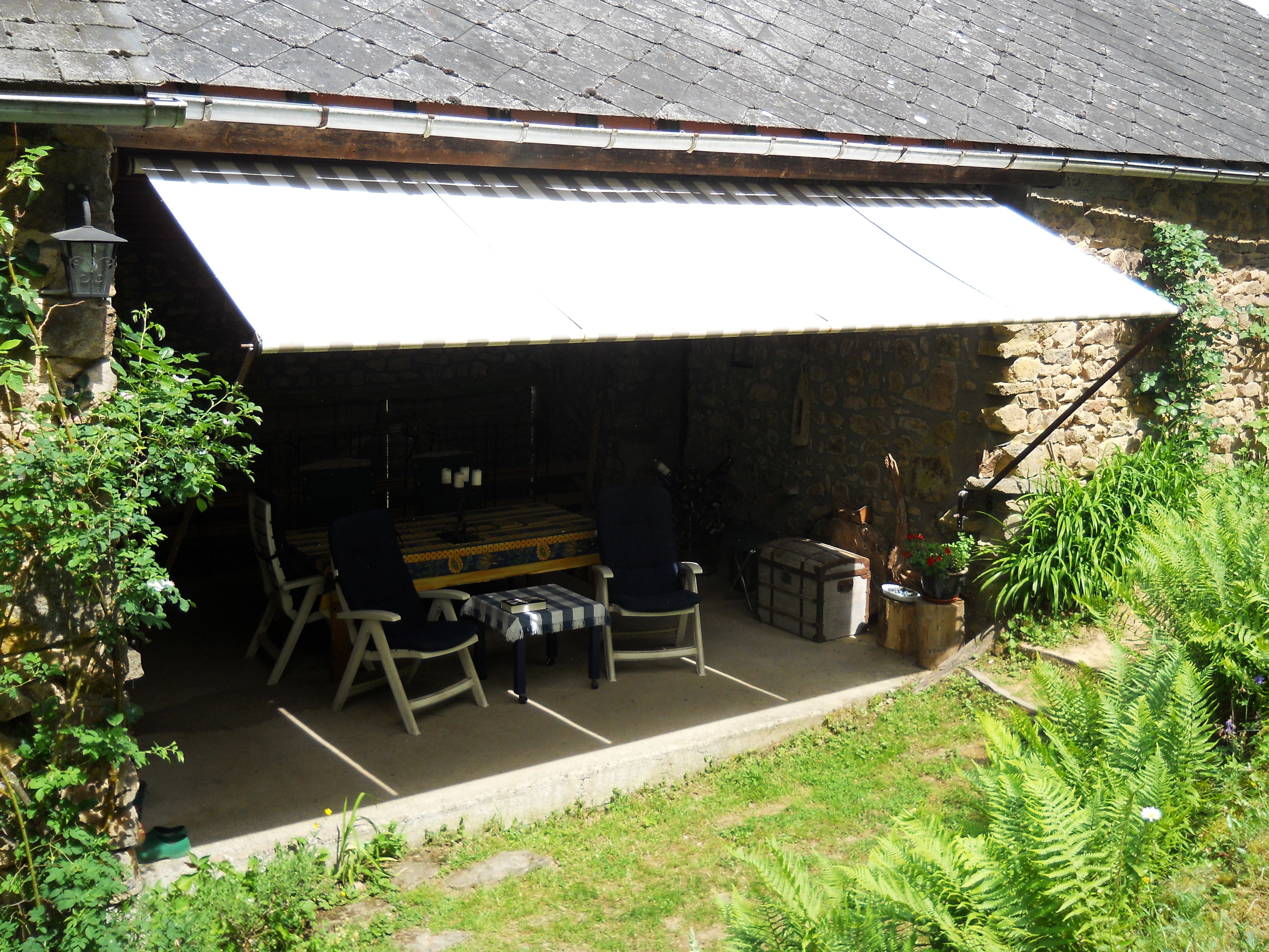 Maison nature à Montreuillon