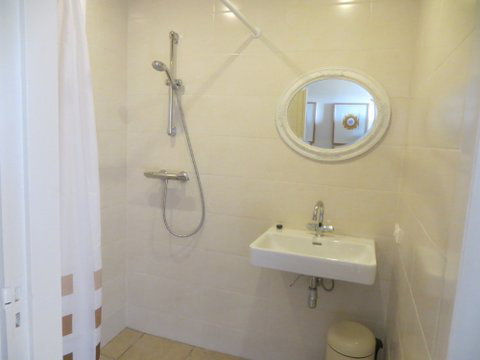 - image: 62