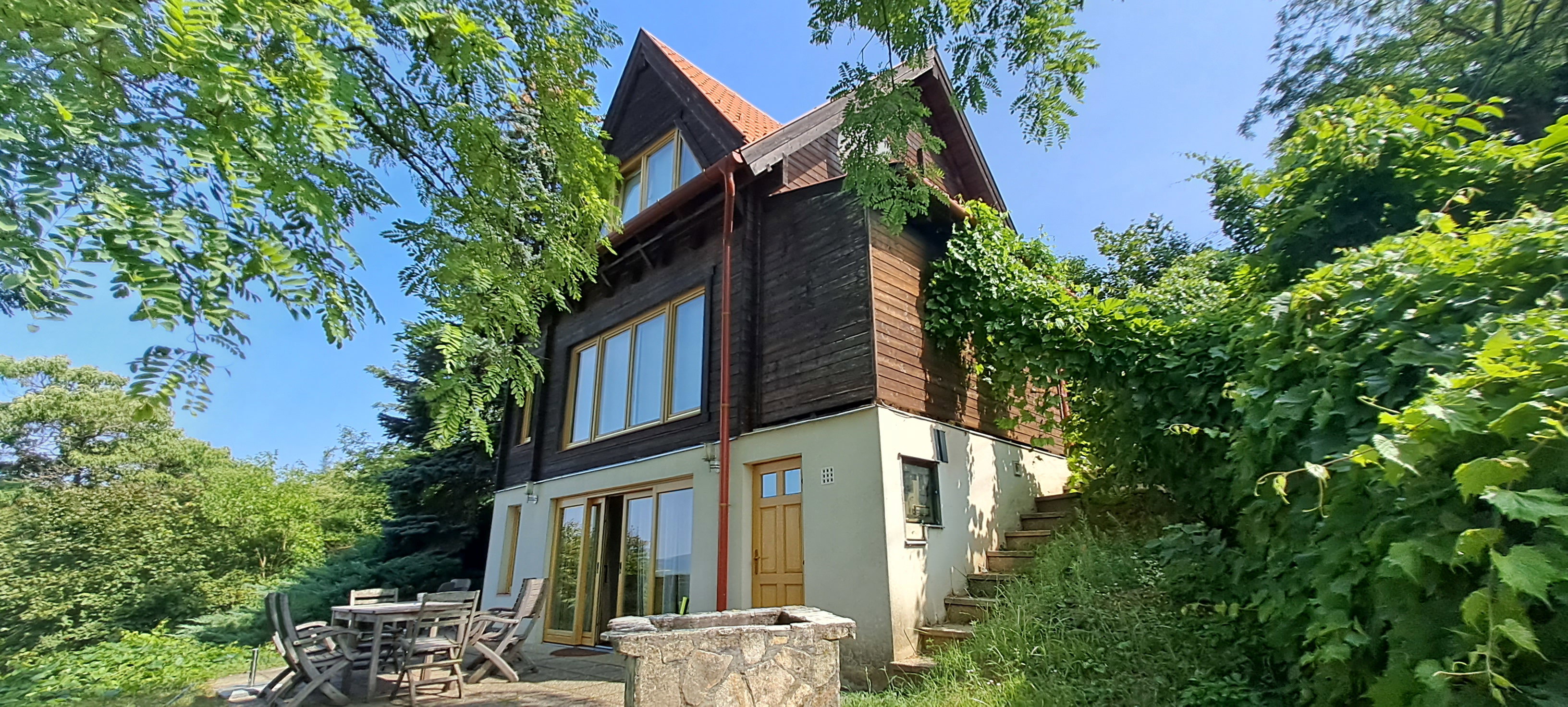 Naturhäuschen in Zebegény