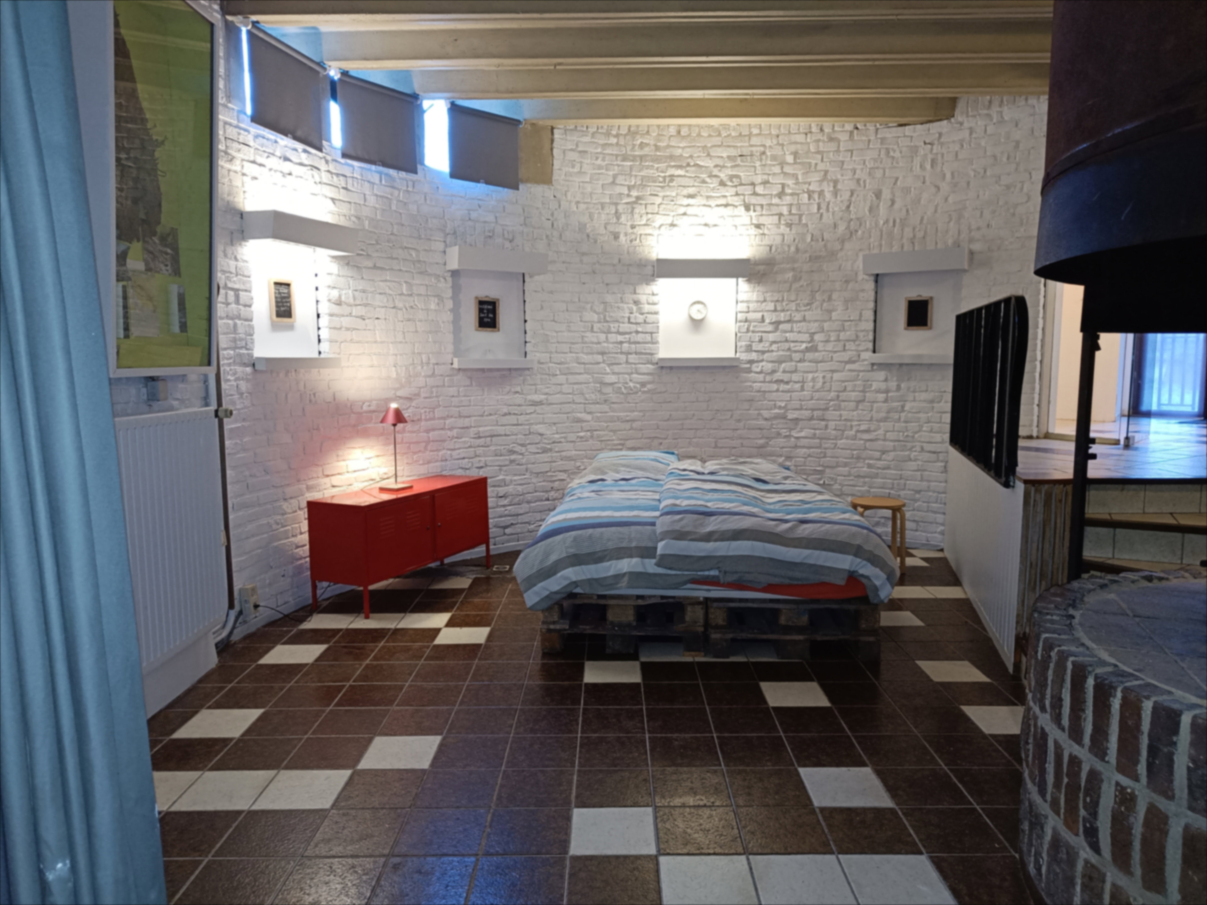 - image: 25