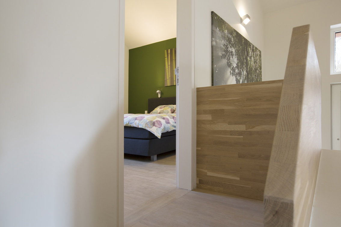 - image: 14