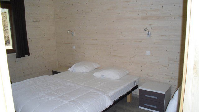 - image: 12