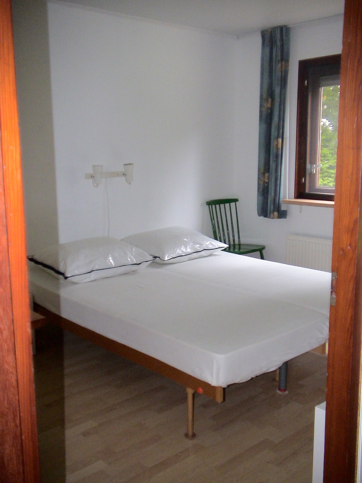 - image: 12