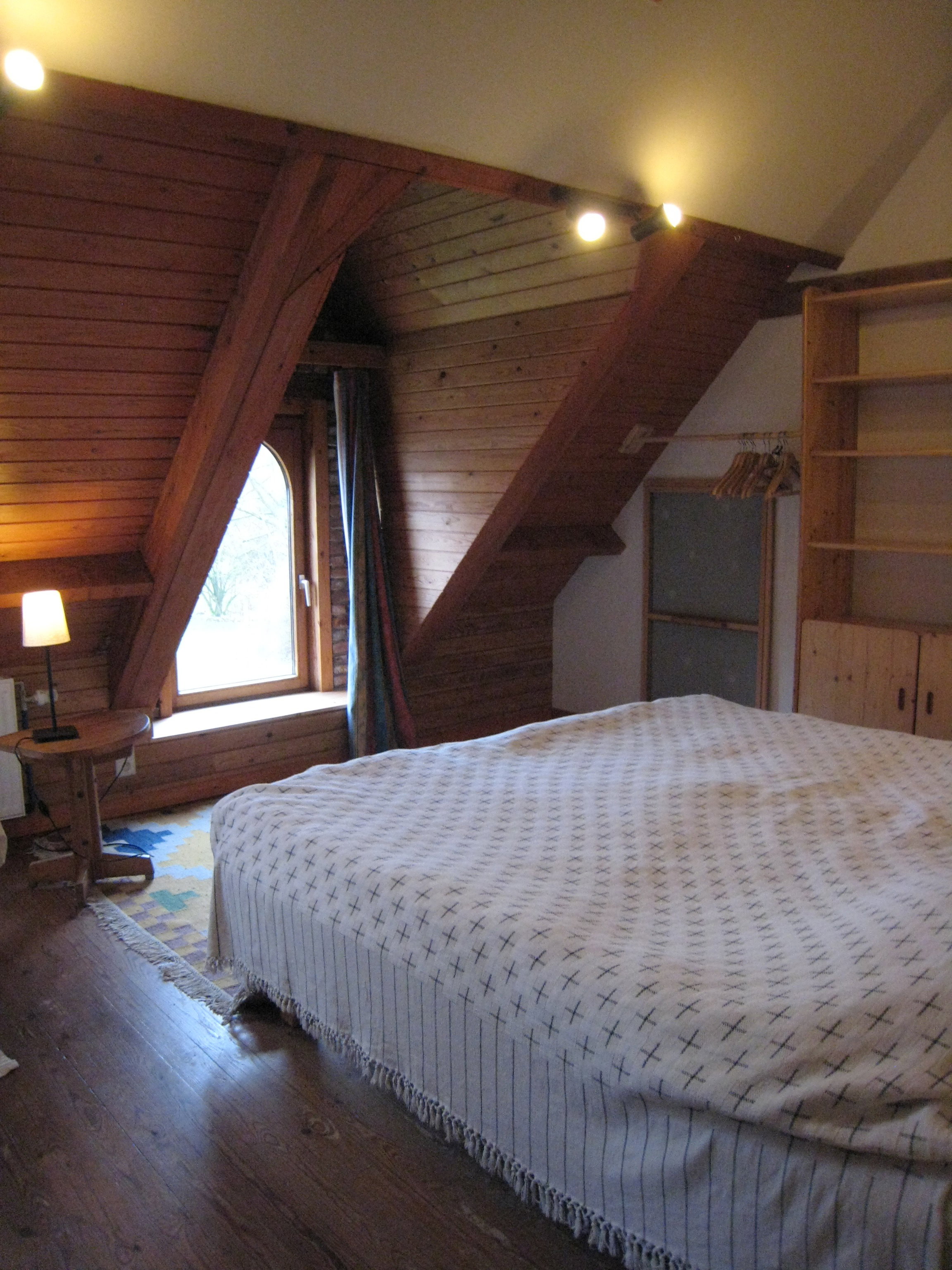 - image: 12