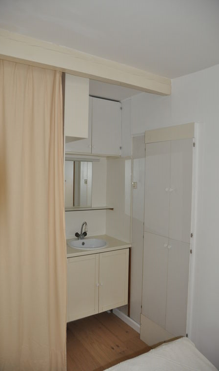- image: 22