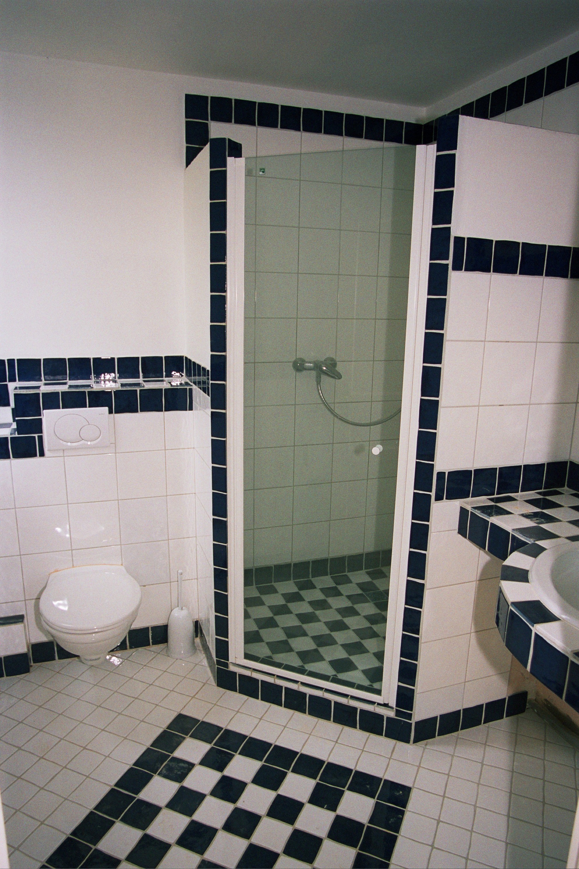 - image: 11