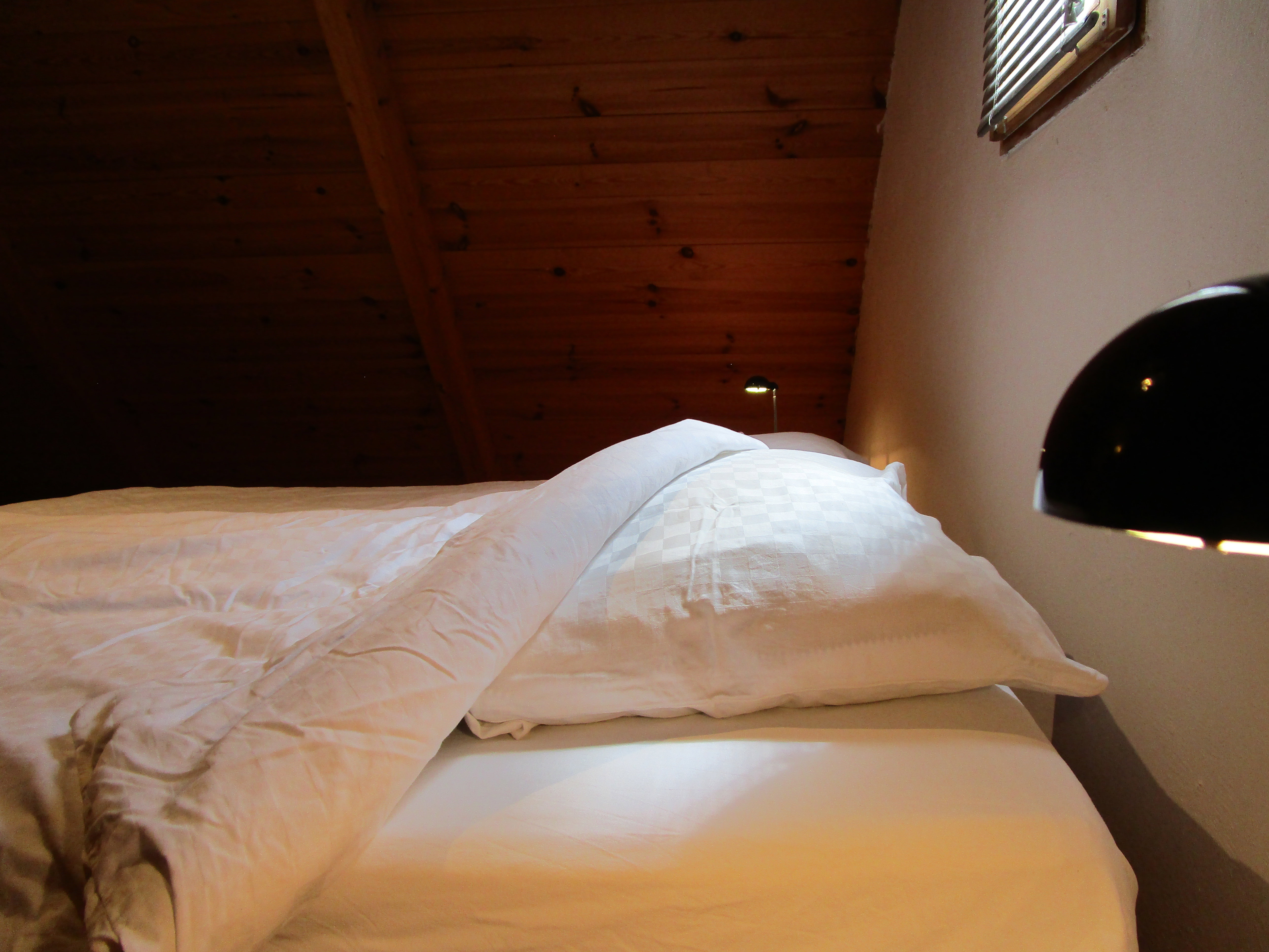 - image: 22