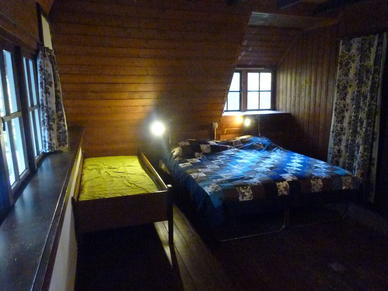 - image: 12
