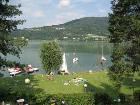 - image: 44