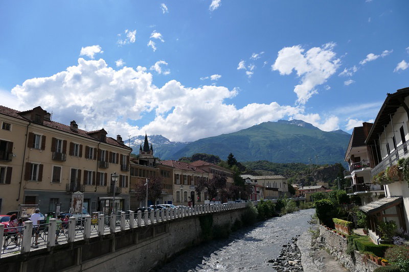 - image: 24