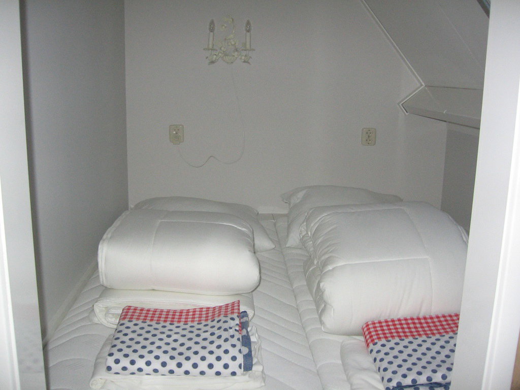 - image: 11