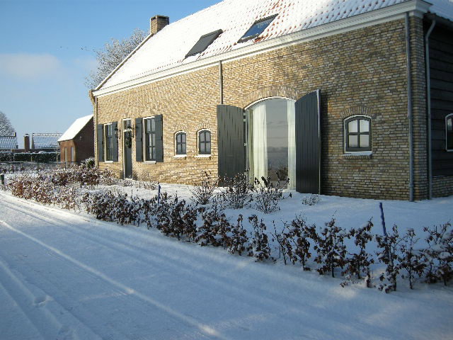 - image: 21