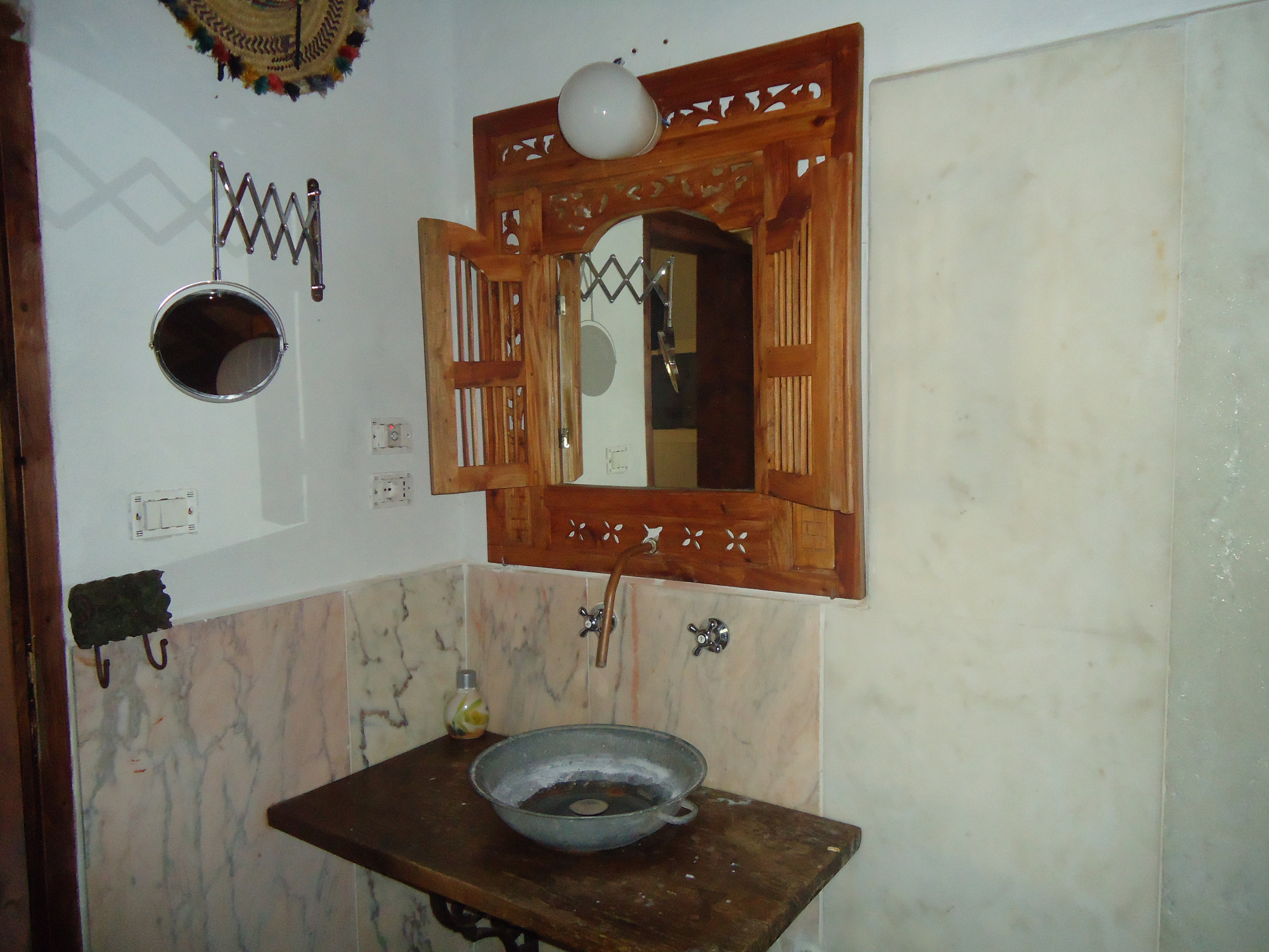 - image: 12
