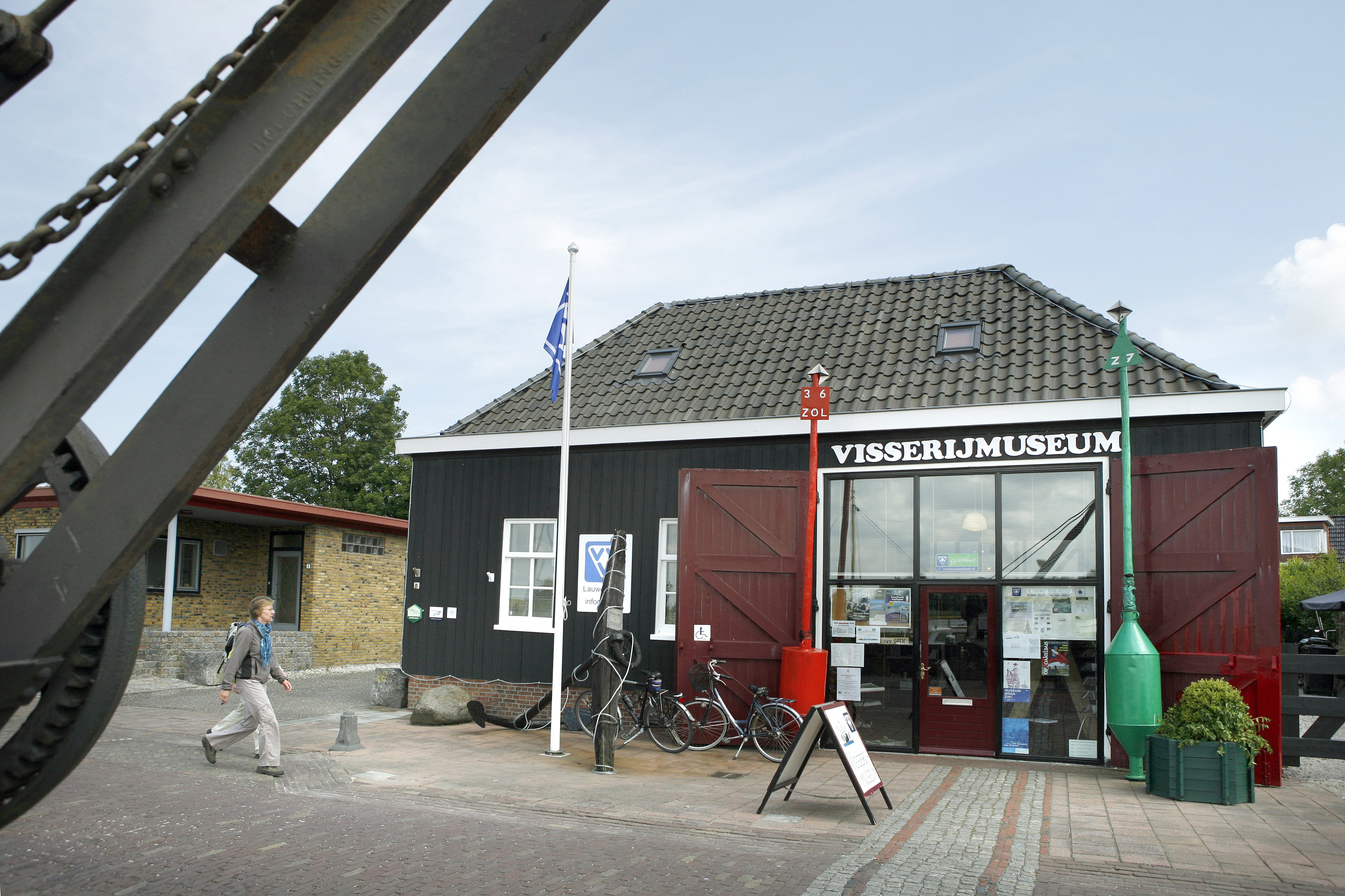 - image: 11
