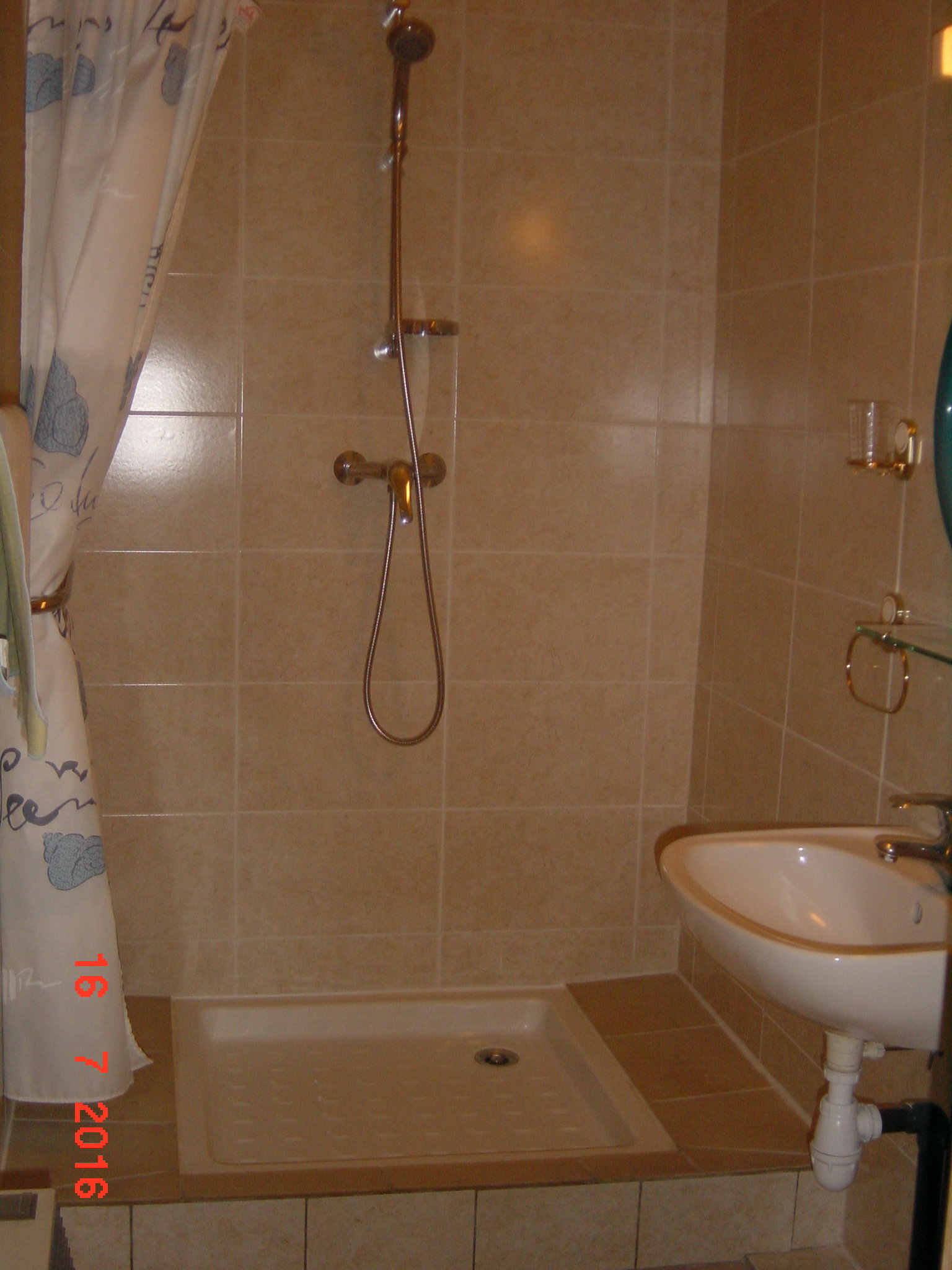 - image: 12
