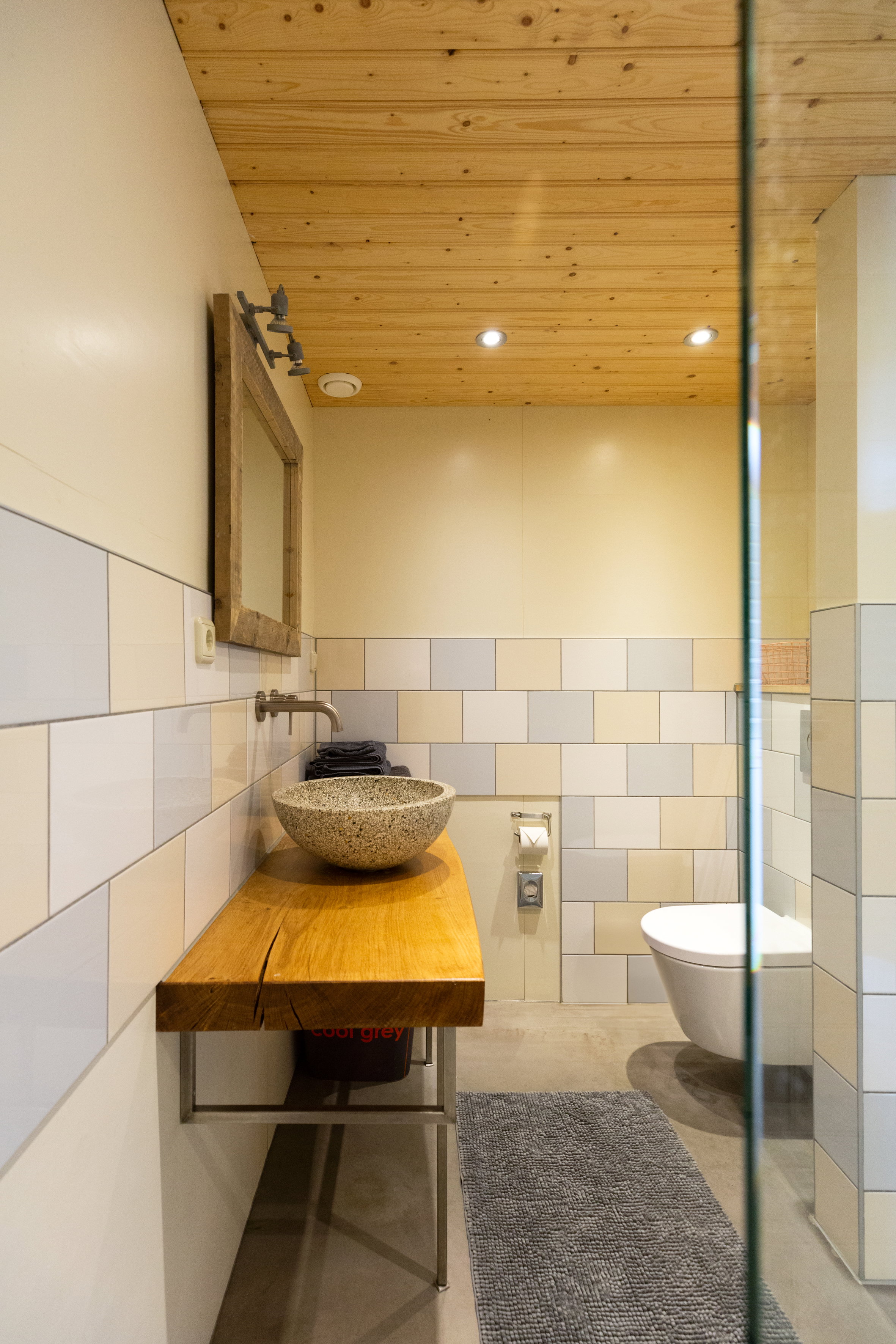 - image: 15