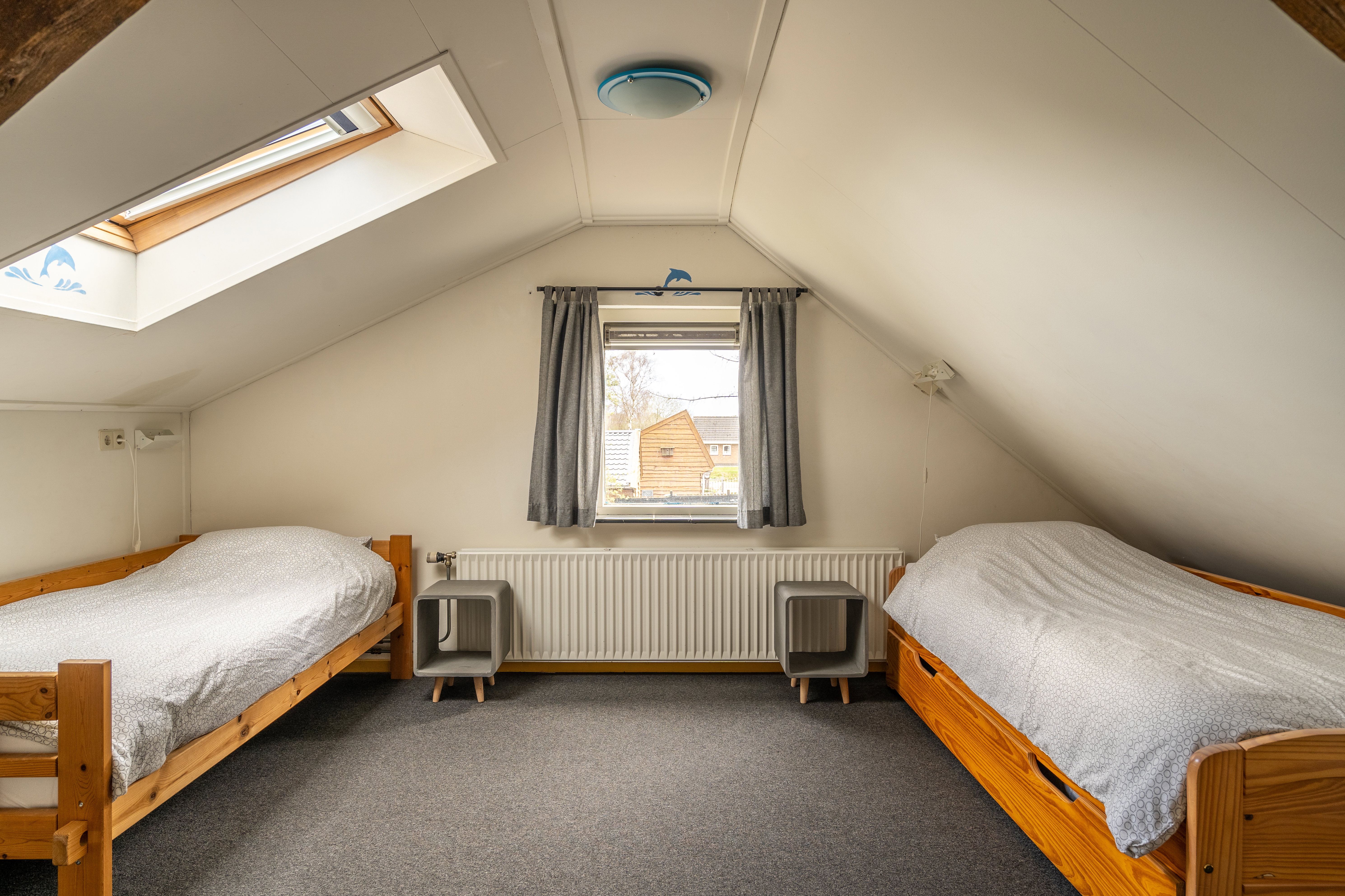 - image: 10