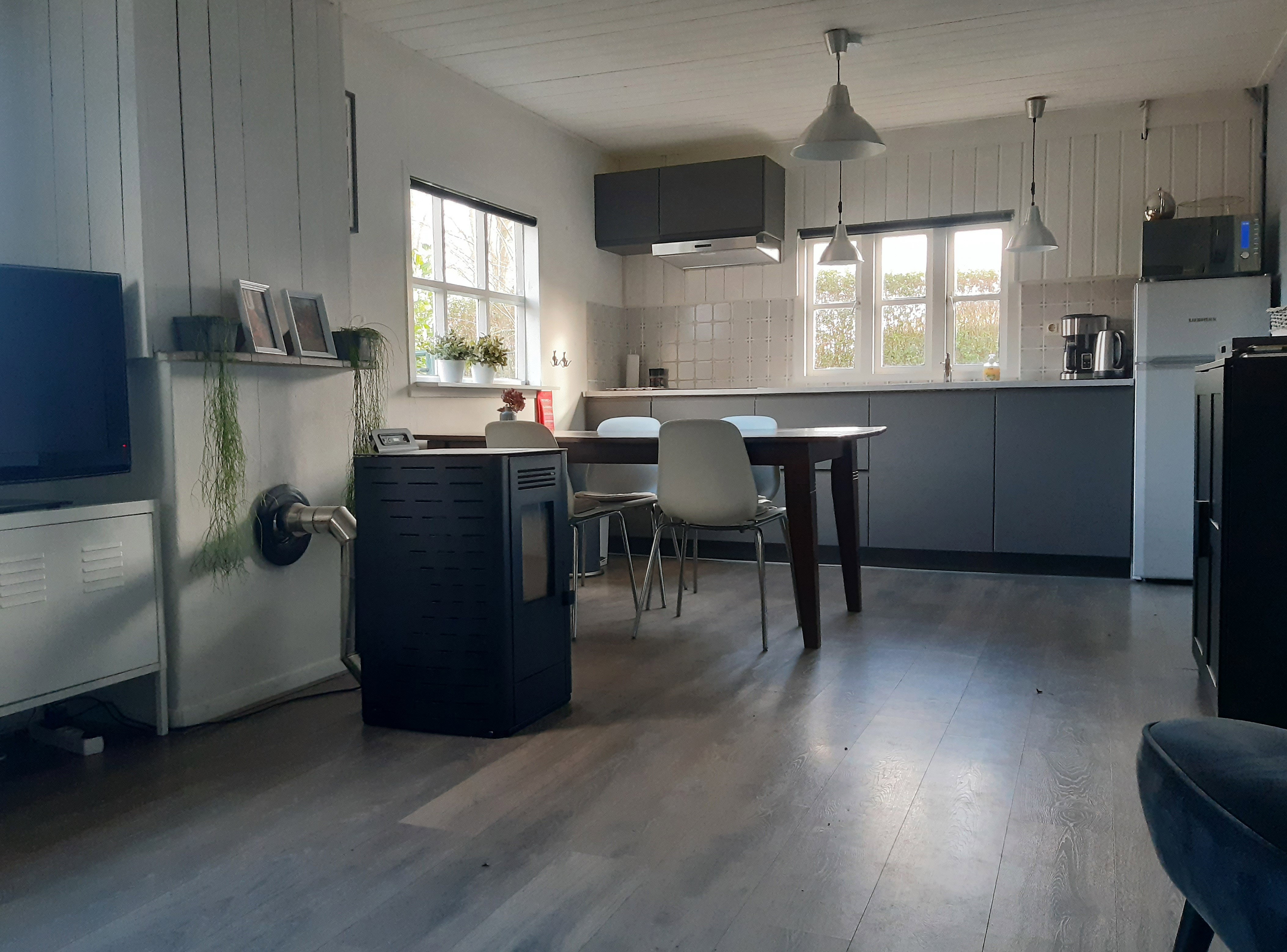 - image: 6