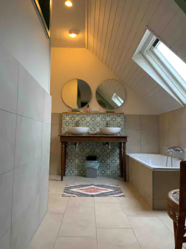 - image: 22