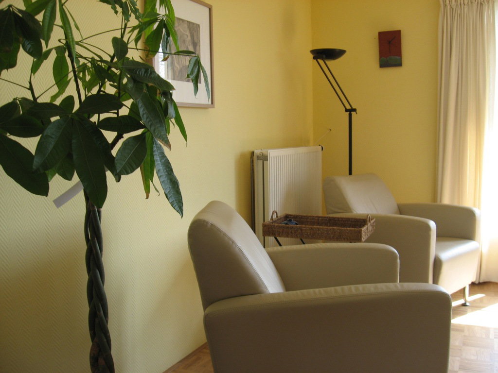 - image: 25