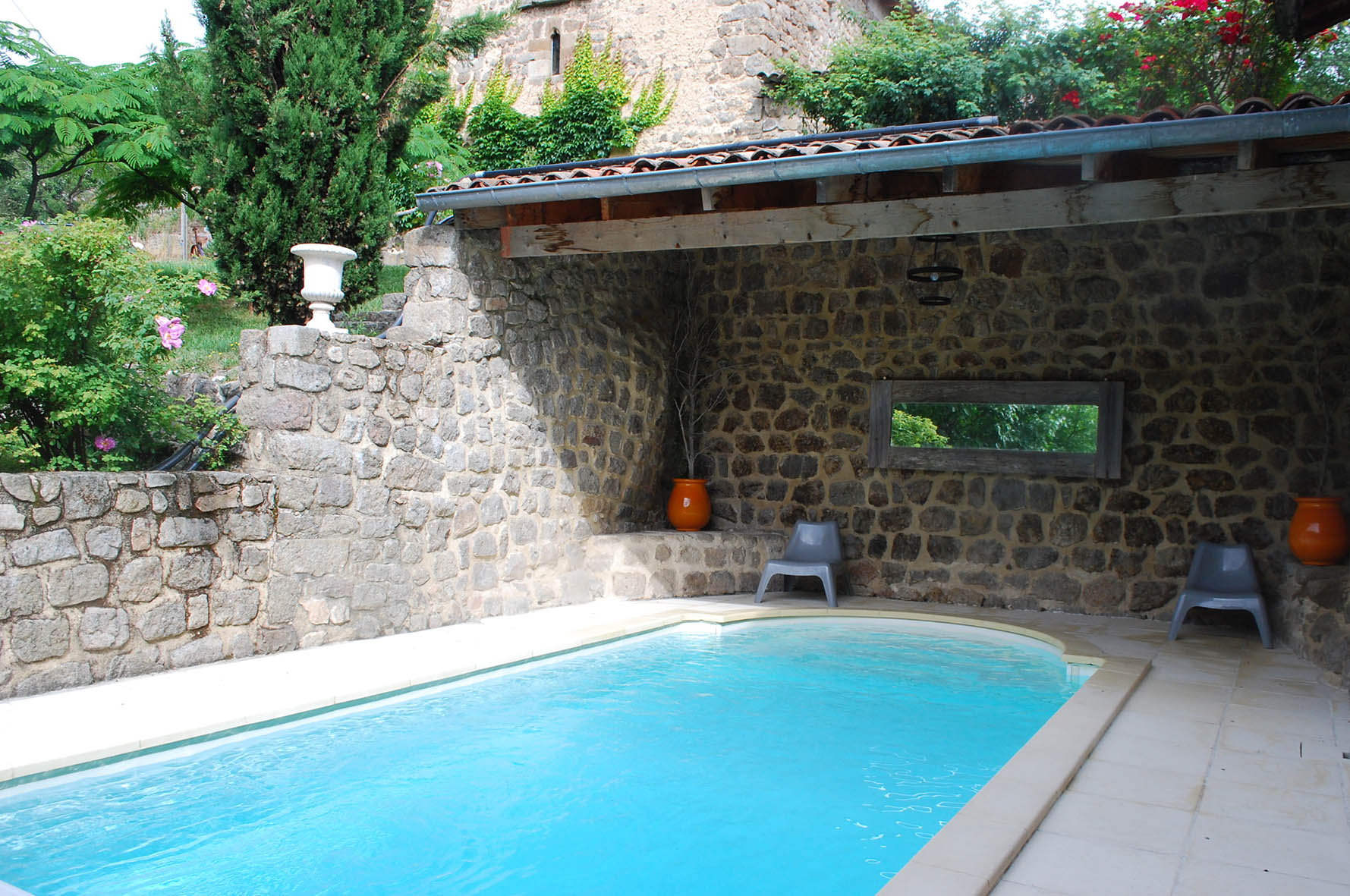 - image: 12
