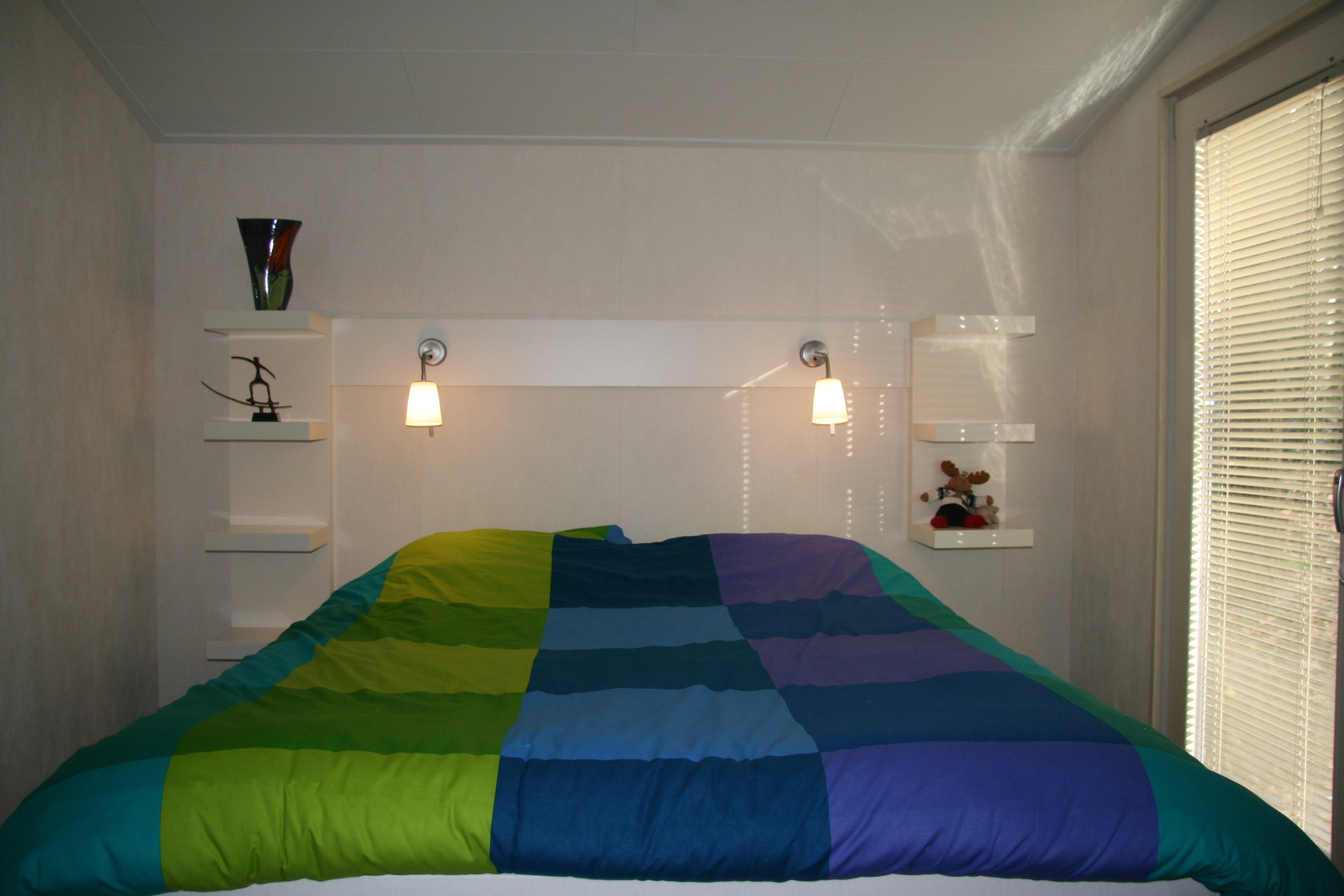 - image: 12