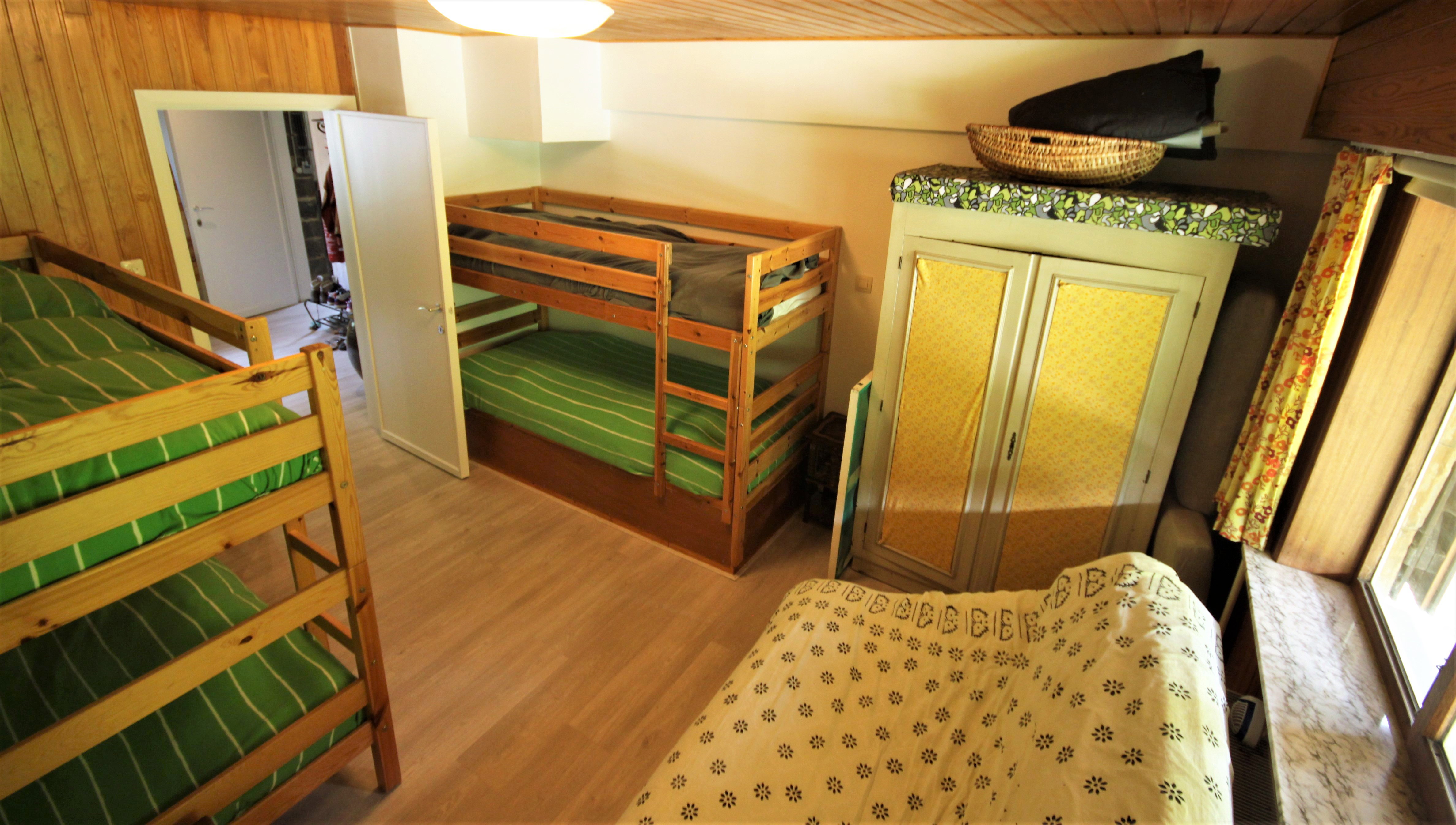 - image: 11
