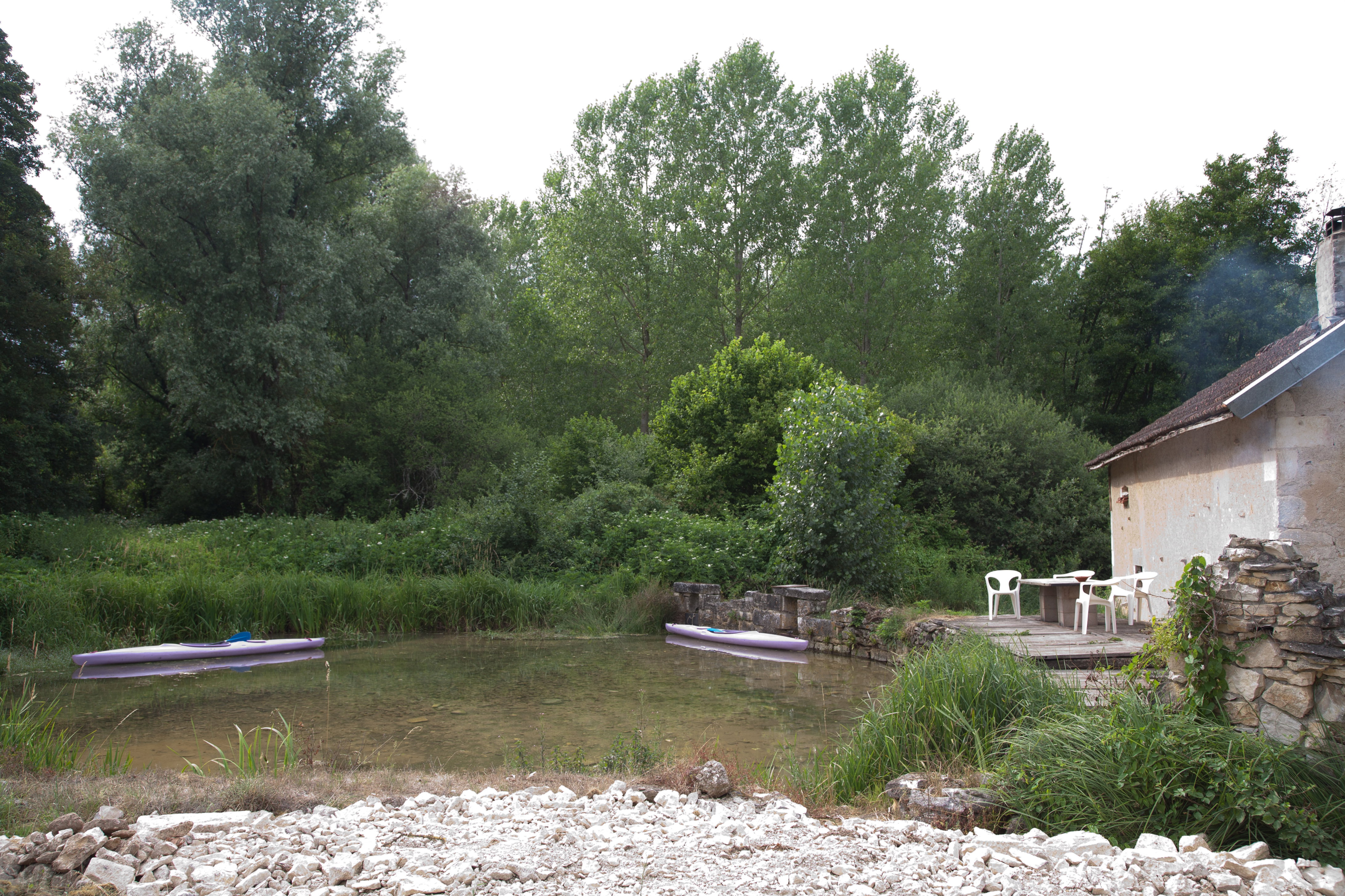 Naturhäuschen in Druyes-les-Belles-Fontaines