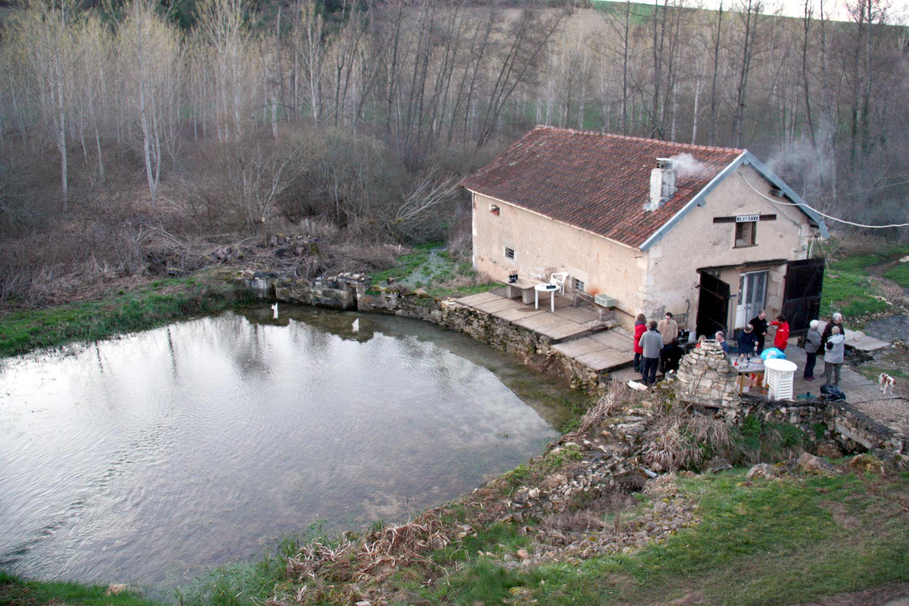 Nature house in Druyes-les-Belles-Fontaines