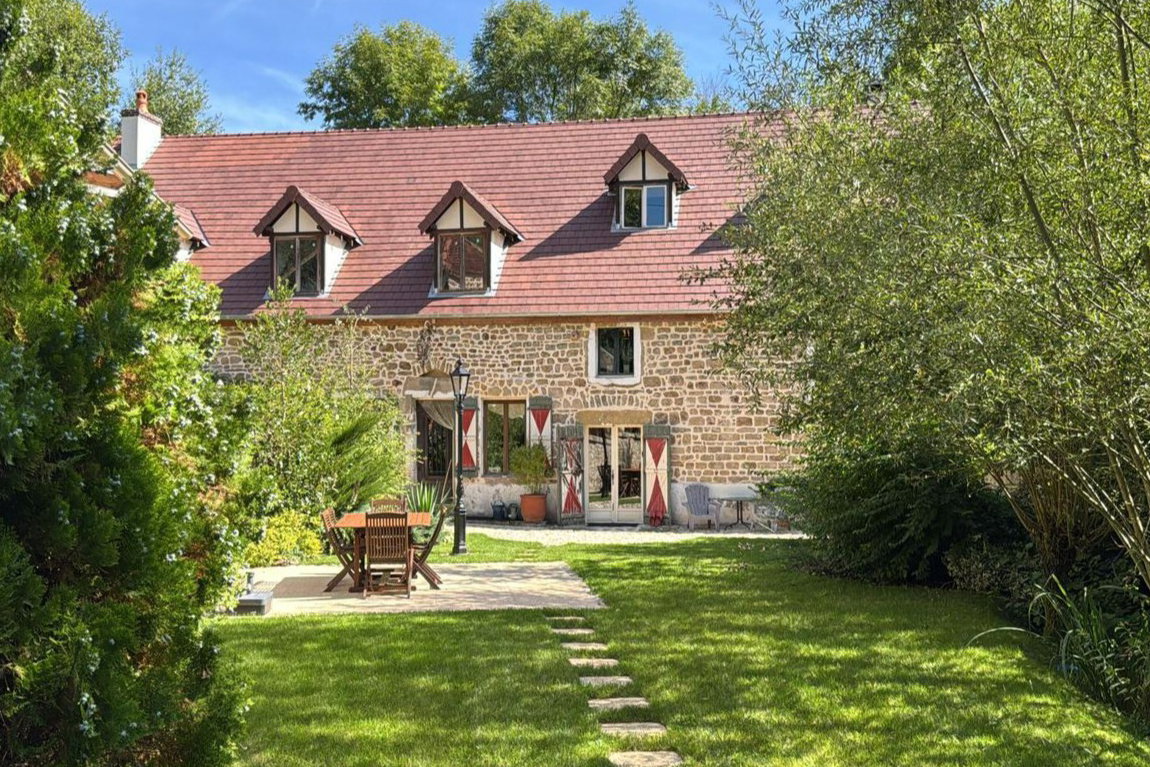 Casa nella natura a Arnay-le-Duc