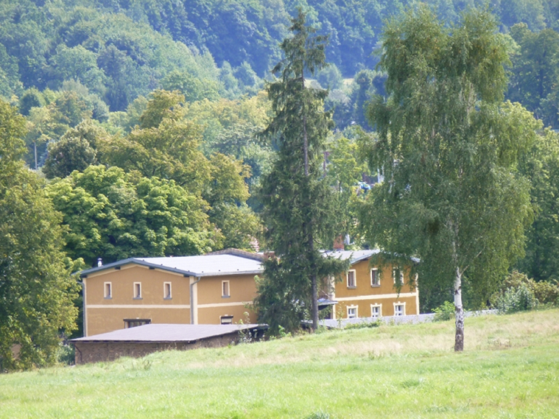- image: 18