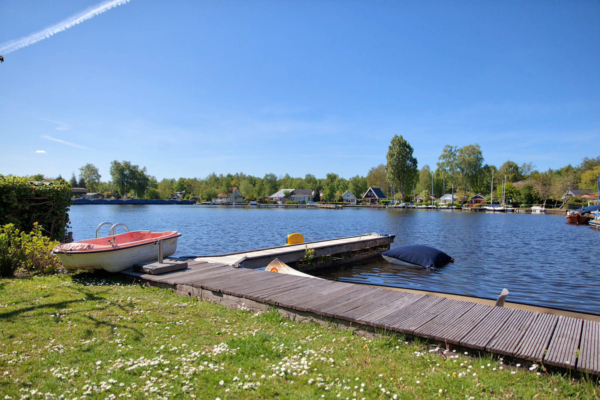 - image: 44