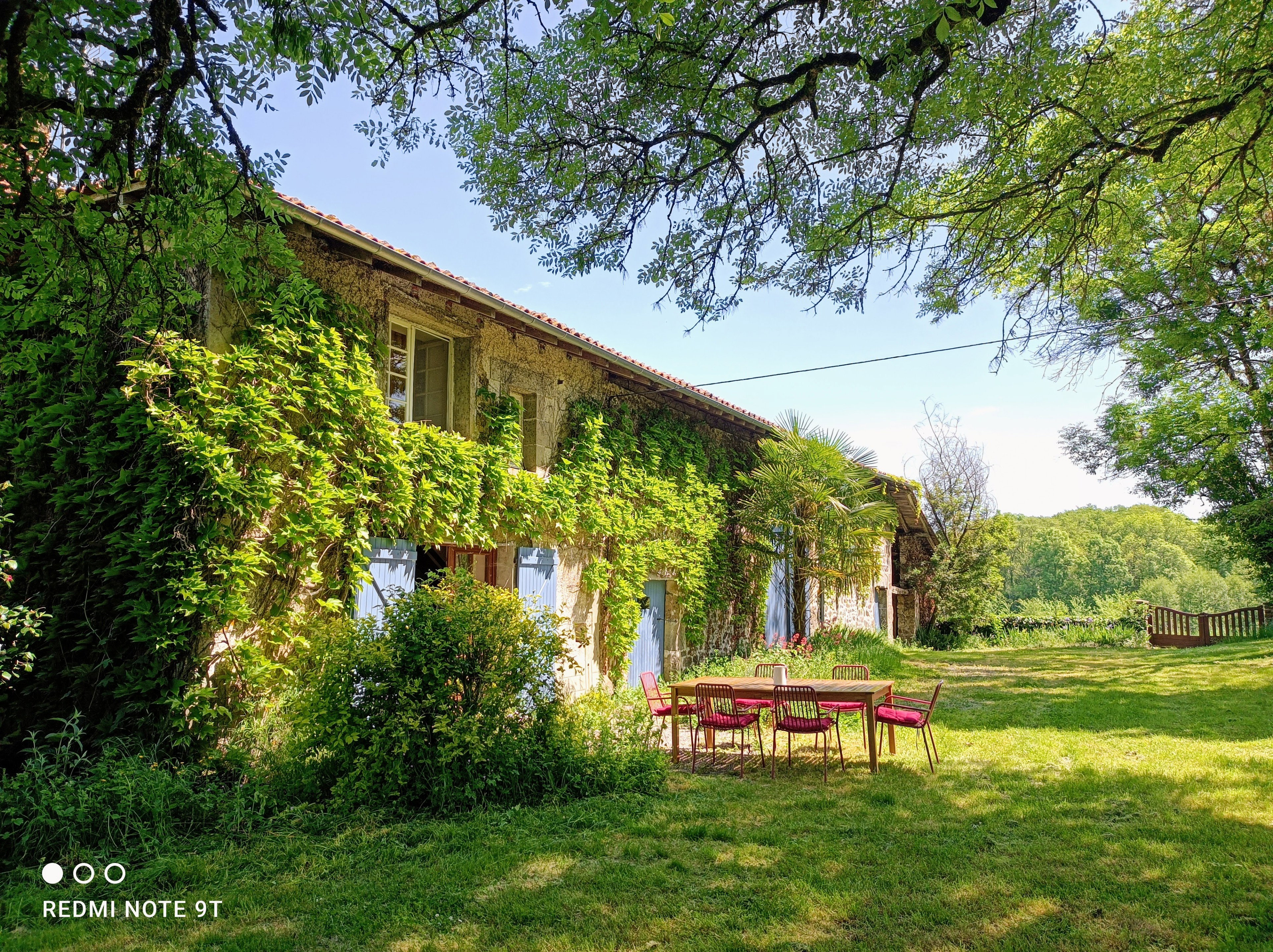 Casa nella natura a Verneuil/La Gélisant