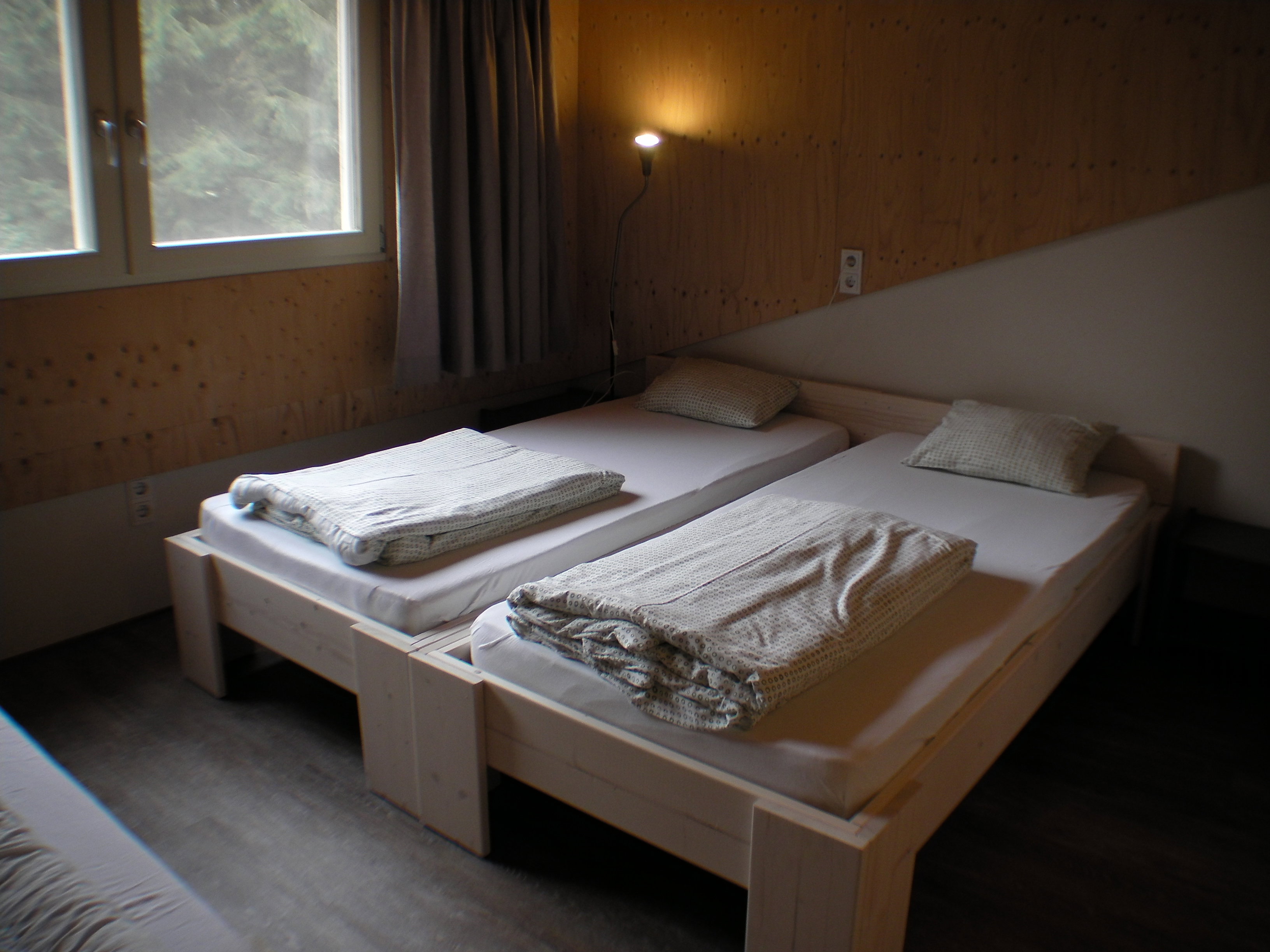 - image: 22