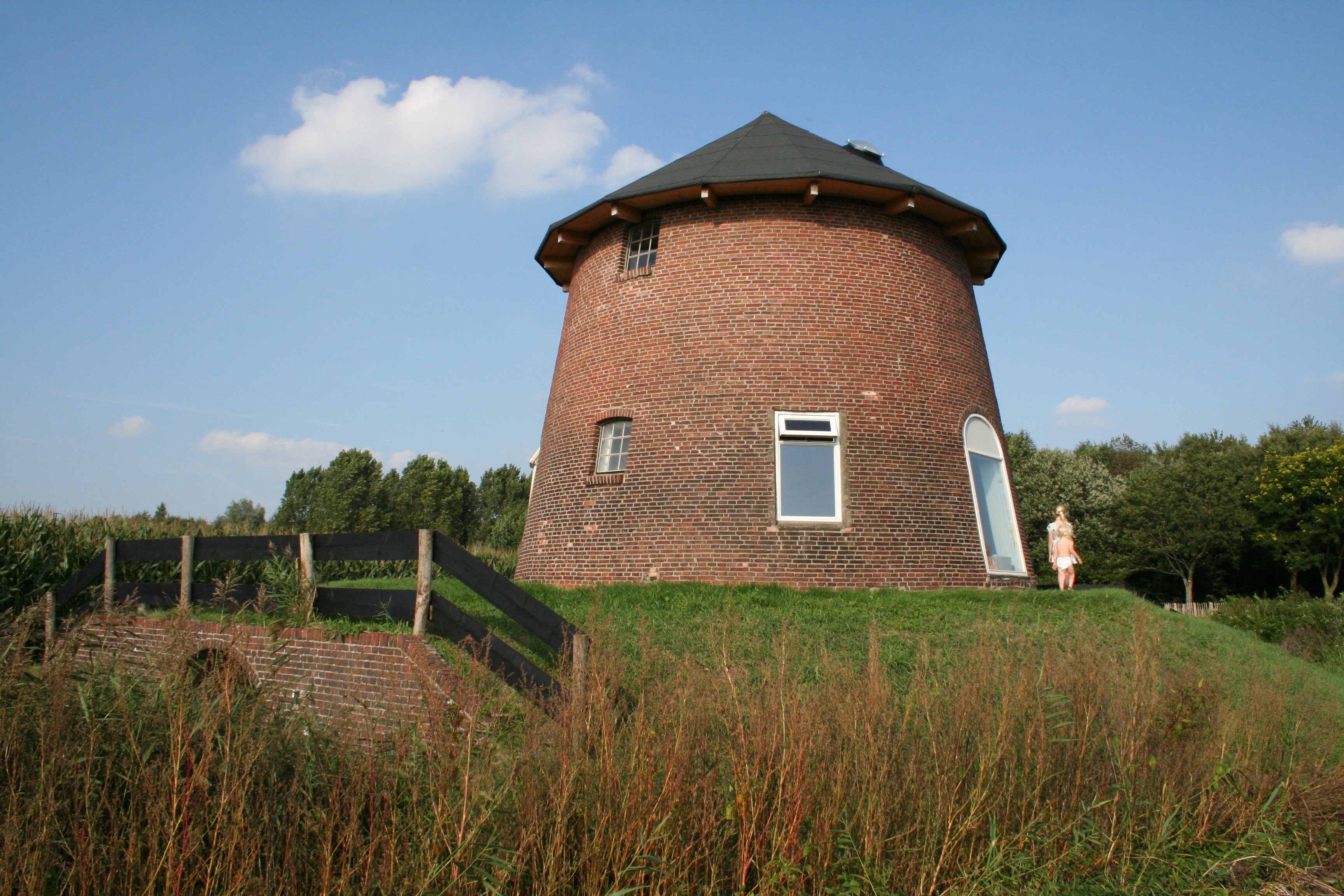 - image: 18