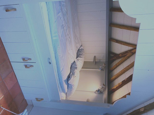 - image: 11