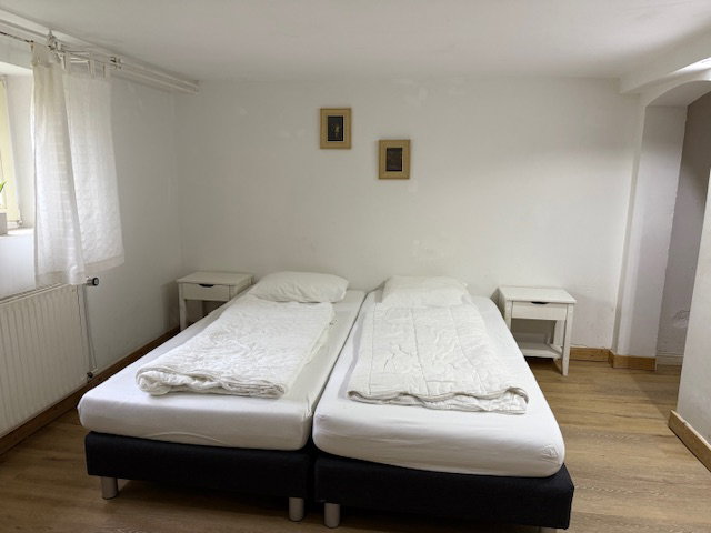 - image: 28